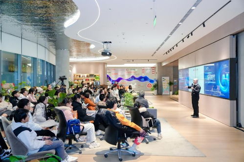 AI编码时代 2025年人工智能软件开发技术创新发展论坛成功举办